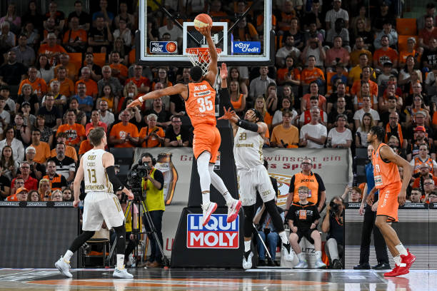 队精神和顽 队精神和顽