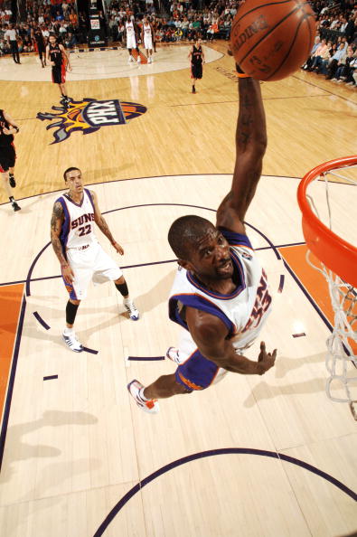 还为队友创 还为队友创