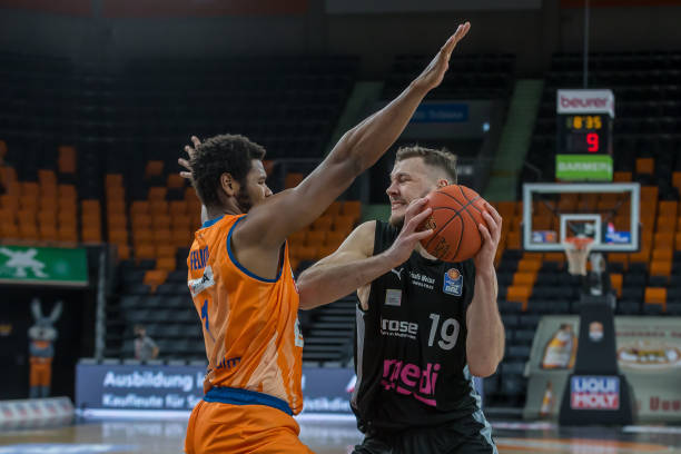 从越南到新 从越南到新